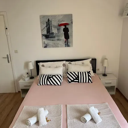 Apartments Romano בית הארחה