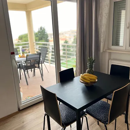 Apartments Romano בית הארחה 3*