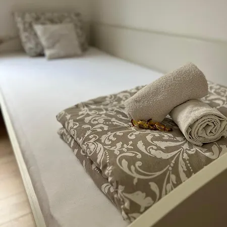 Apartments Romano דוברובניק